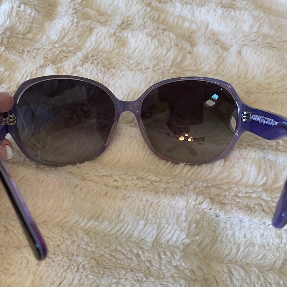 Coach Elegant Black Sunglasses - Picture 5 of 5